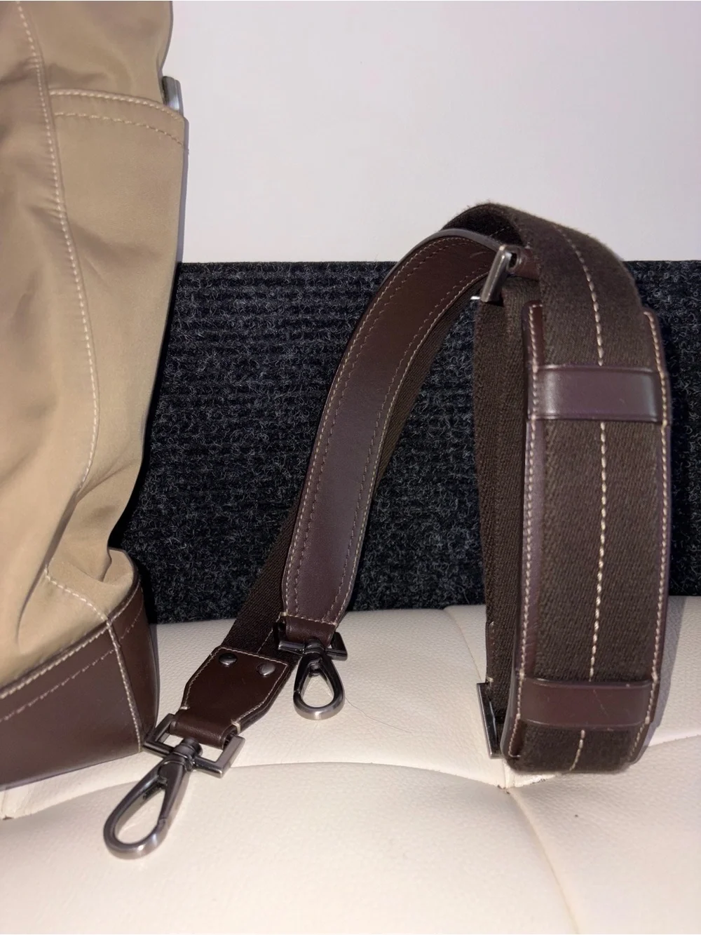Coach duffel khaki
